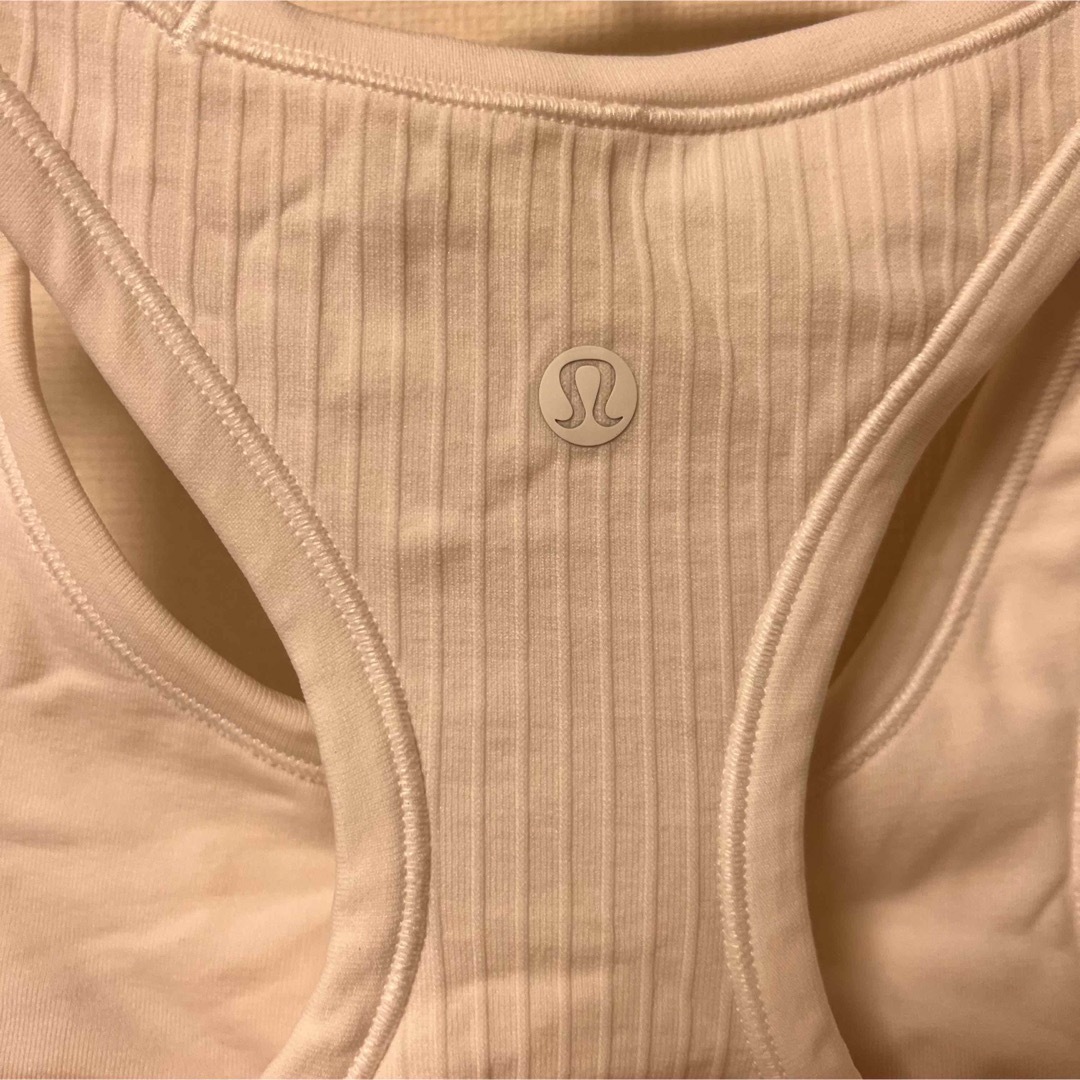 lululemon(ルルレモン)のEbb to Street クロップ レーサーバックタンクトップ レディースのトップス(タンクトップ)の商品写真