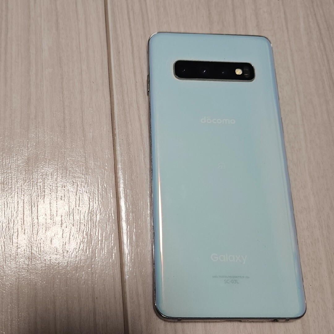 Galaxy(ギャラクシー)のGalaxy s10 (画面に傷とヒビあり) スマホ/家電/カメラのスマートフォン/携帯電話(スマートフォン本体)の商品写真