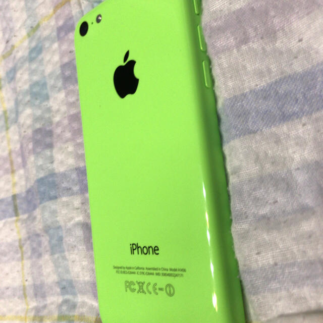 Apple(アップル)のiphone 5c 16G au 超美品 バレンタインSALE♡ スマホ/家電/カメラのスマートフォン/携帯電話(スマートフォン本体)の商品写真