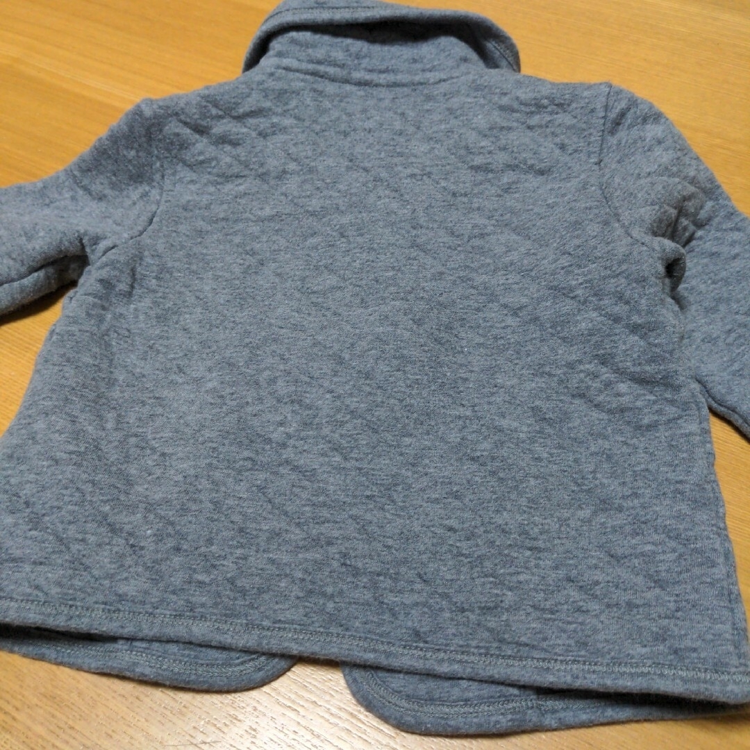 MUJI (無印良品)(ムジルシリョウヒン)の無印　コットン　キルトジャケット　サイズ80cm キッズ/ベビー/マタニティのベビー服(~85cm)(トレーナー)の商品写真