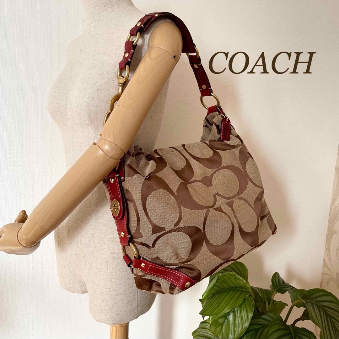 レディース【美品】COACH コーチ  ワンショルダー　シグネチャー　肩がけ　ジャガード