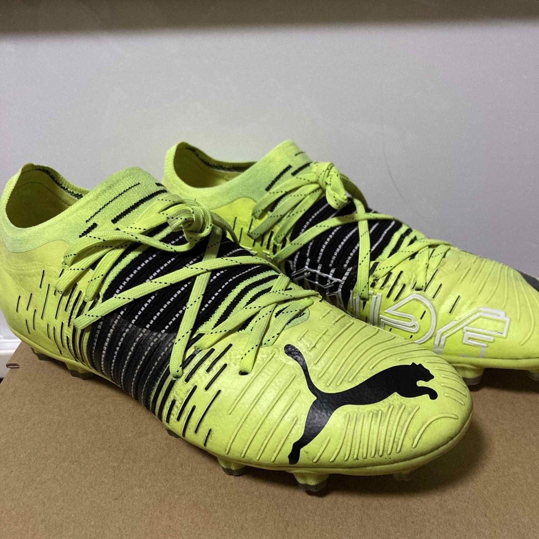 【PUMAプーマ】フューチャー Z 2.1 HGサッカースパイク　27センチ