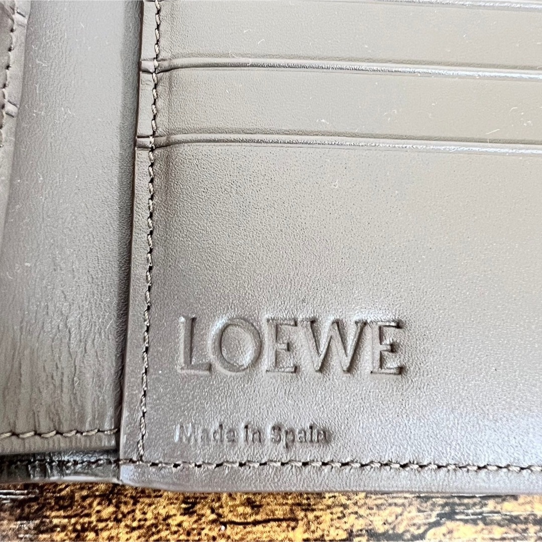 LOEWE(ロエベ)の【新品未使用】LOEWE ロエベ　クラシックレザー パズル ウォレット メンズのファッション小物(折り財布)の商品写真
