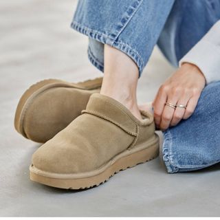 フレームワーク(FRAMeWORK)のUGG ムートンスリッパ(classic slipper) (スリッポン/モカシン)