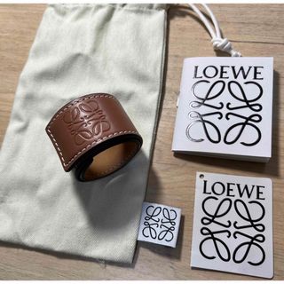 ロエベ(LOEWE)の【美品】ロエベ　LOEWE レザーバングル (ブレスレット/バングル)