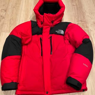 ノースフェイス(THE NORTH FACE) ダウンジャケット(メンズ)（レッド