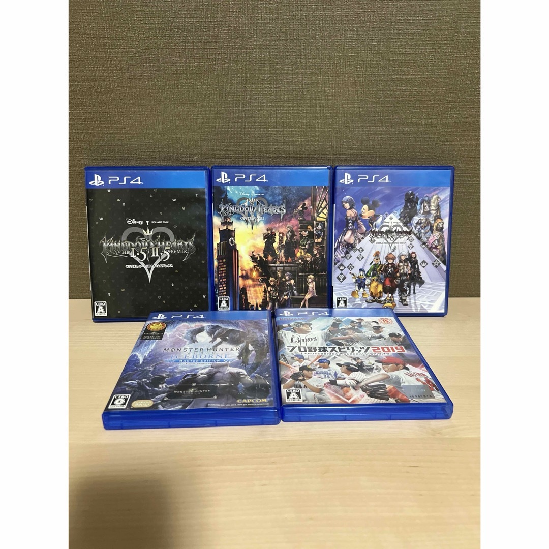 PlayStation(プレイステーション)のPS4ソフト5本セット エンタメ/ホビーのゲームソフト/ゲーム機本体(家庭用ゲームソフト)の商品写真