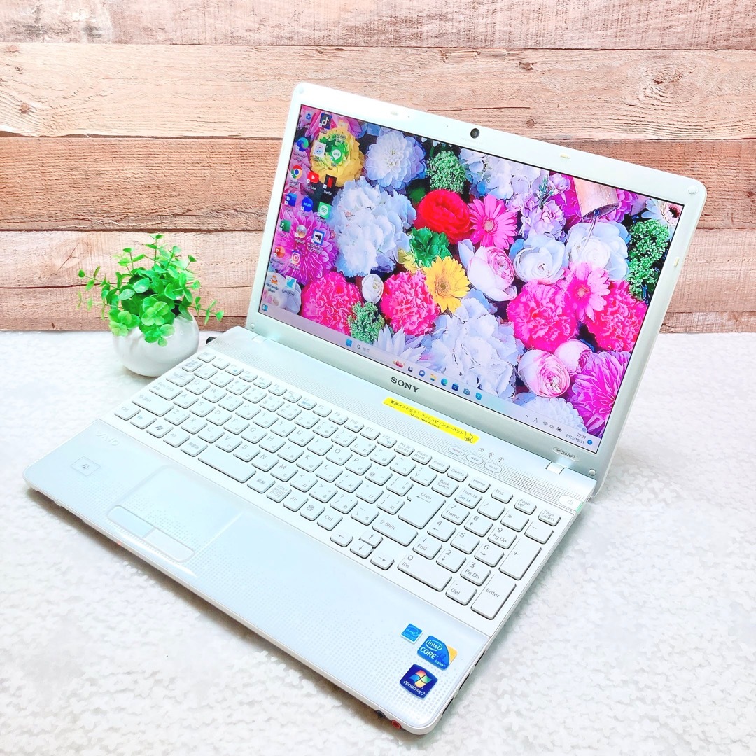 241 【美品】かわいい白 NEC 初期設定済 すぐに使える！カメラ付ノートPC