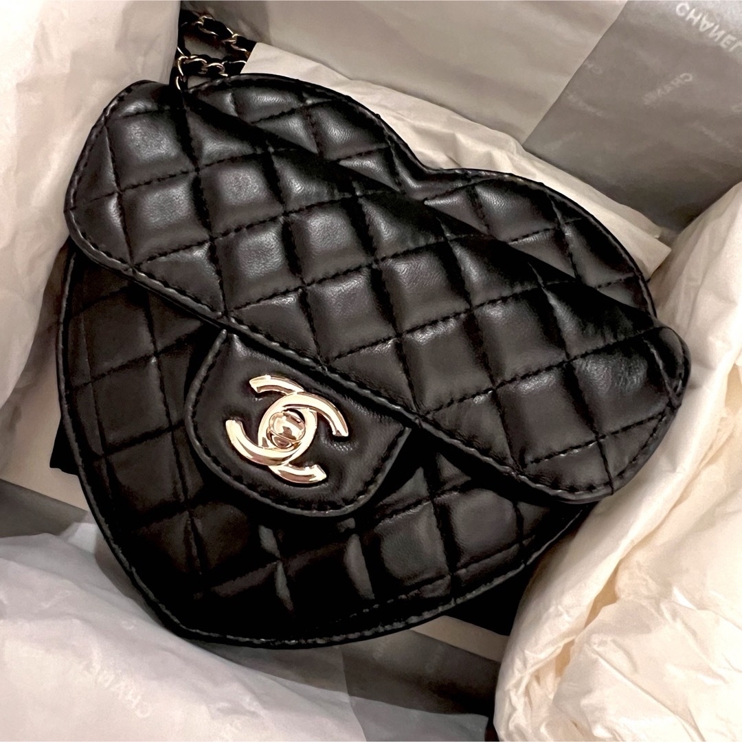 ブラックサイズCHANEL シャネル ハート バッグ 22 ブラック 黒 ショルダー 斜めがけ