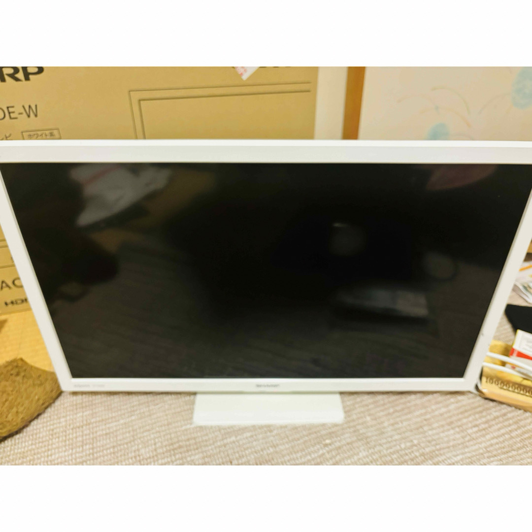 SHARP 24型液晶テレビ　AQUOS アクオス