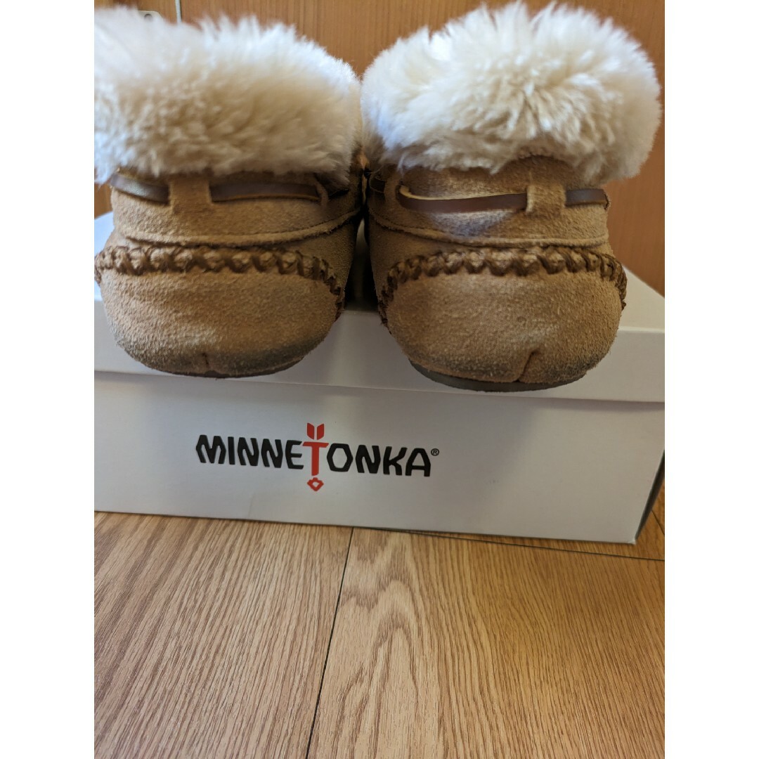 Minnetonka(ミネトンカ)のブーティー　ベージュ レディースの靴/シューズ(スリッポン/モカシン)の商品写真