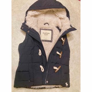 アバクロ(Abercrombie&Fitch) ダウンベスト(レディース)の通販 100点