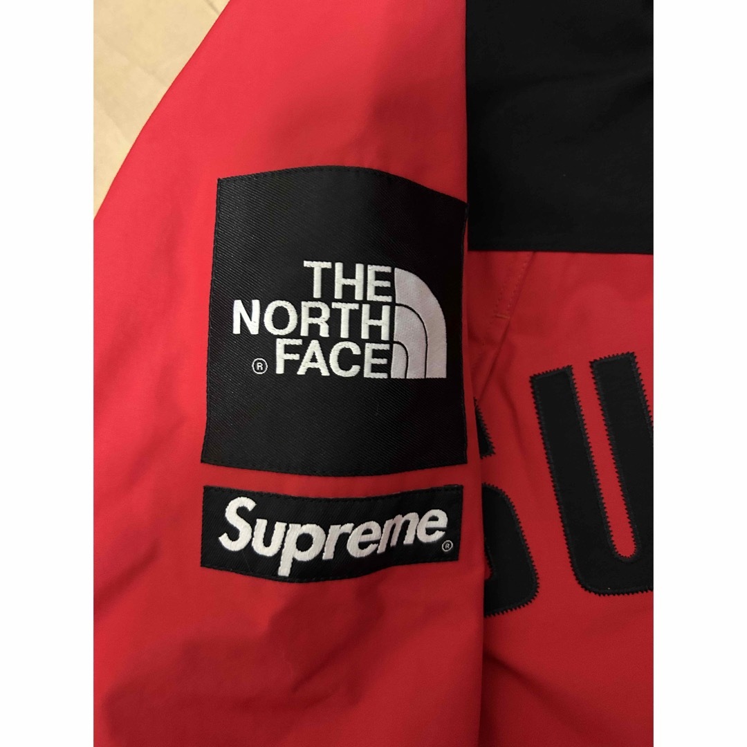 Supreme(シュプリーム)の激レアXL！SUPREME×THE NORTH FACEアーチロゴJKT赤 メンズのジャケット/アウター(マウンテンパーカー)の商品写真