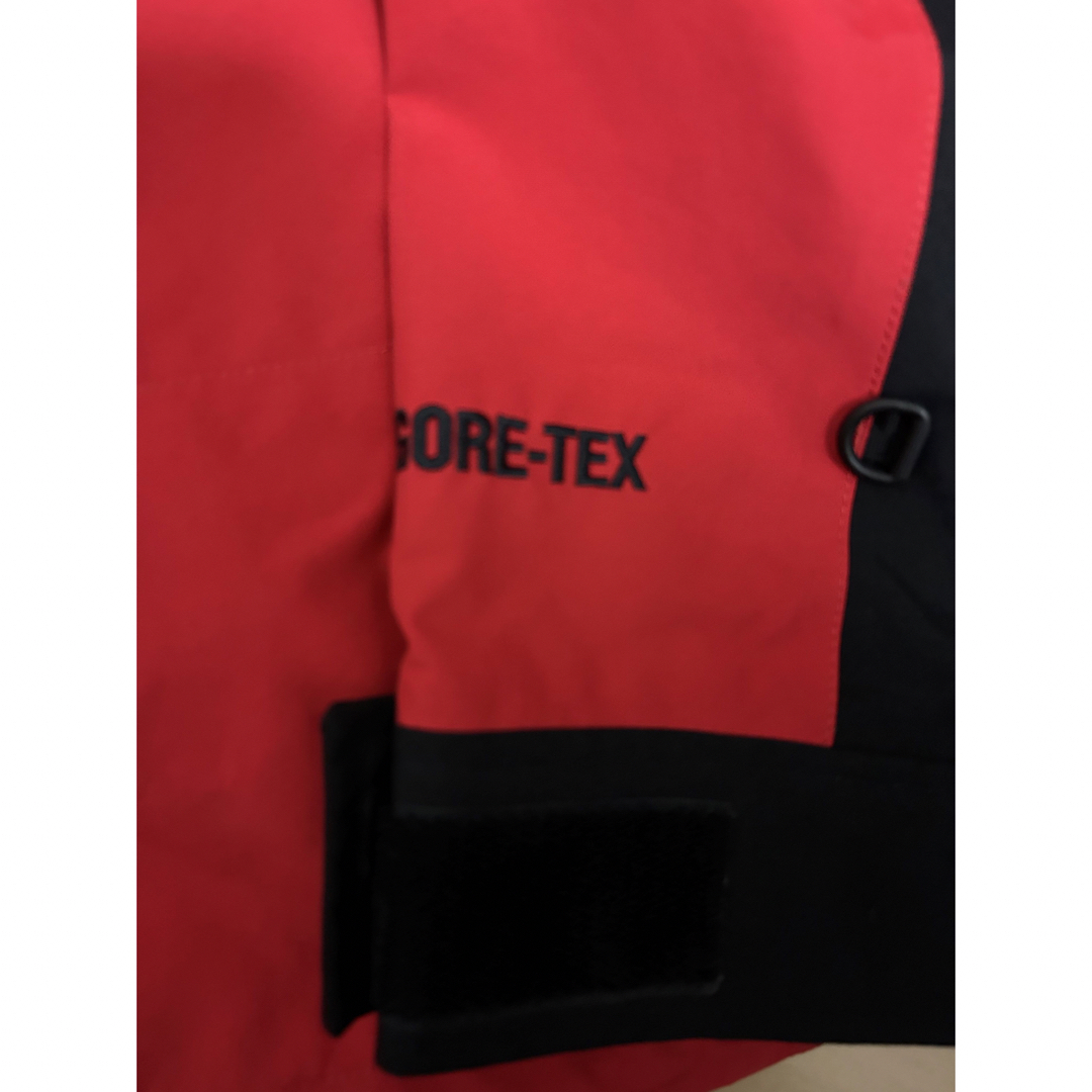 Supreme(シュプリーム)の激レアXL！SUPREME×THE NORTH FACEアーチロゴJKT赤 メンズのジャケット/アウター(マウンテンパーカー)の商品写真