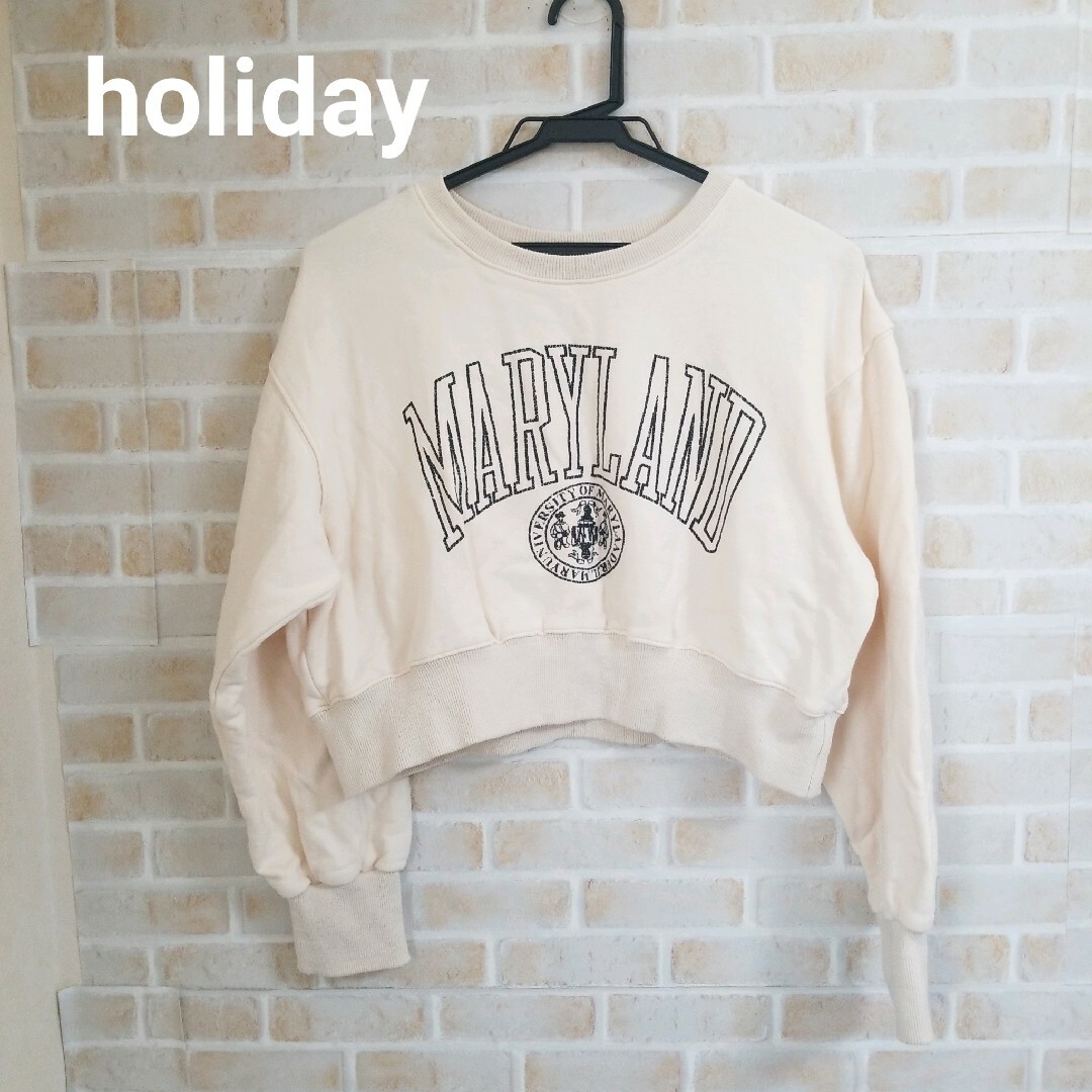 holiday(ホリデイ)の【本日削除/最終値下】holiday ショート丈スウェット レディースのトップス(トレーナー/スウェット)の商品写真