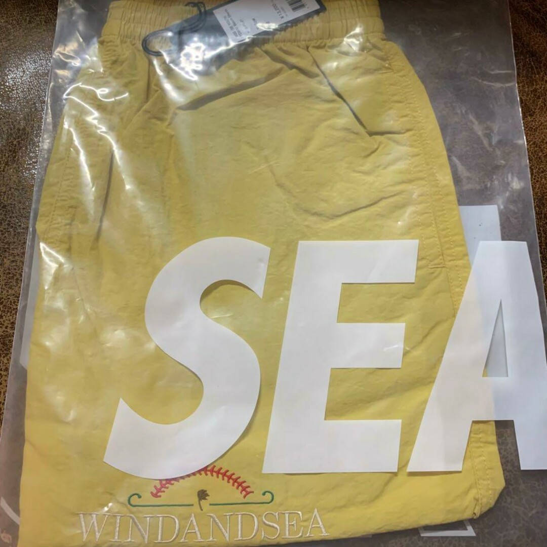 WIND AND SEA(ウィンダンシー)のWDS （BE YOUTH TOWN）Beach Shorts M Yellow メンズの水着/浴衣(水着)の商品写真