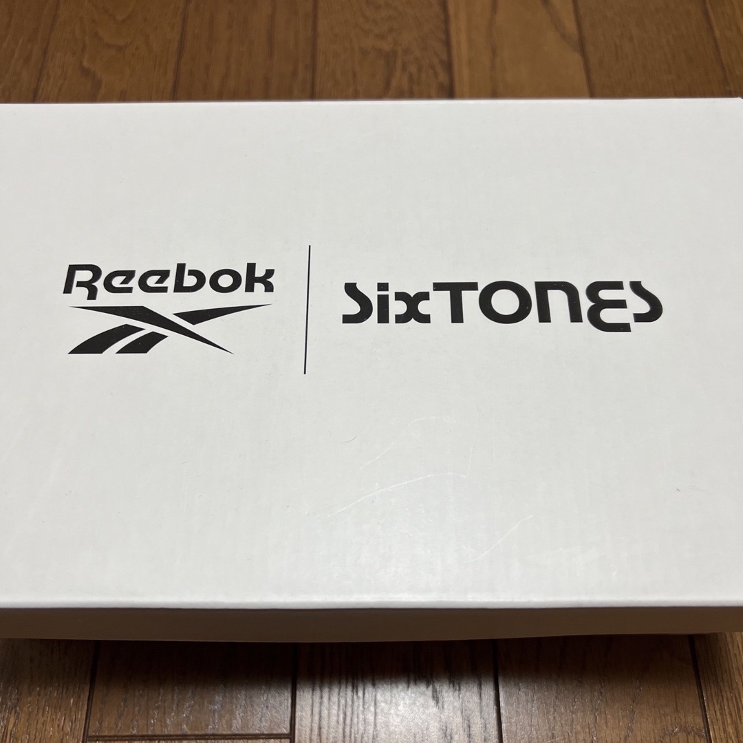 SixTONES(ストーンズ)のSixTONES Reebok コラボスニーカー　白 レディースの靴/シューズ(スニーカー)の商品写真