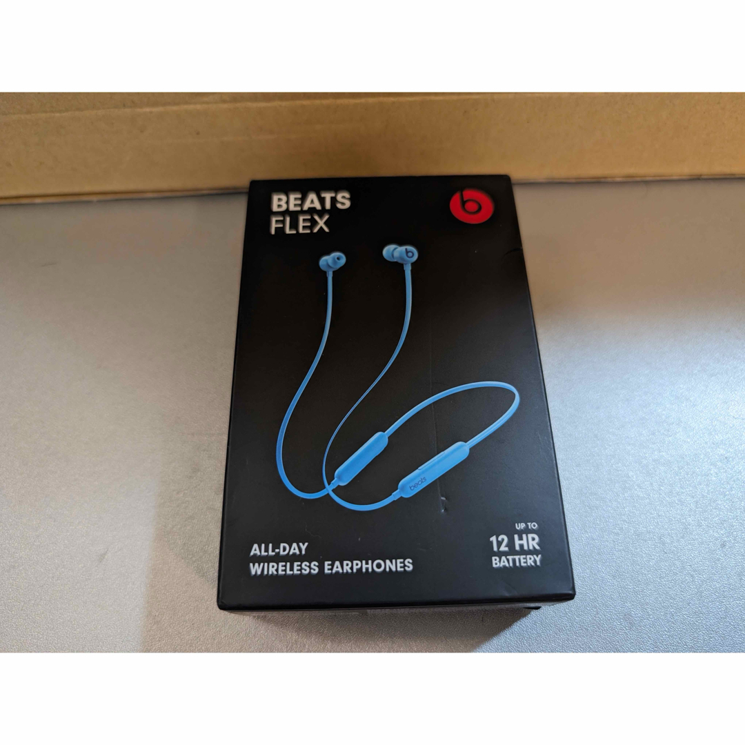 Beats by Dr Dre(ビーツバイドクタードレ)のBeats FLEX イヤホン  フレイムブルー スマホ/家電/カメラのオーディオ機器(ヘッドフォン/イヤフォン)の商品写真
