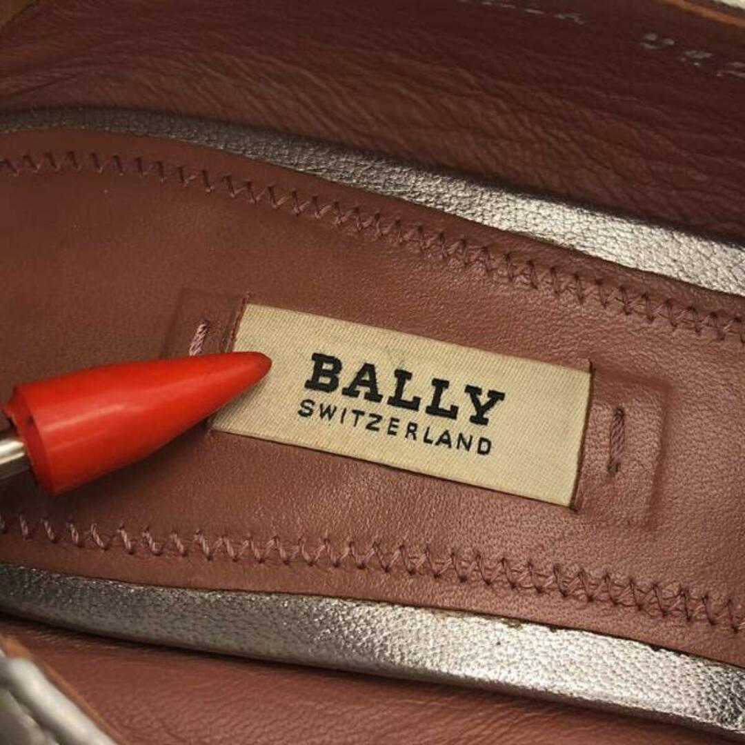 Bally(バリー)のBALLY / バリー | ベルト付き レザー ローファー | 38 1/2 | シルバー | レディース レディースの靴/シューズ(ハイヒール/パンプス)の商品写真