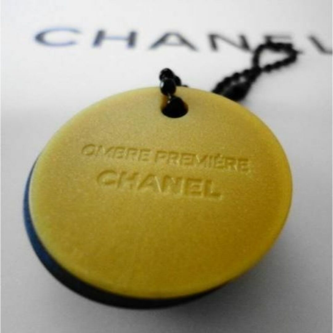 CHANEL(シャネル)の★シャネル マルチカラ―チャーム オンブル プルミエール 限定非売品 レディースのファッション小物(キーホルダー)の商品写真