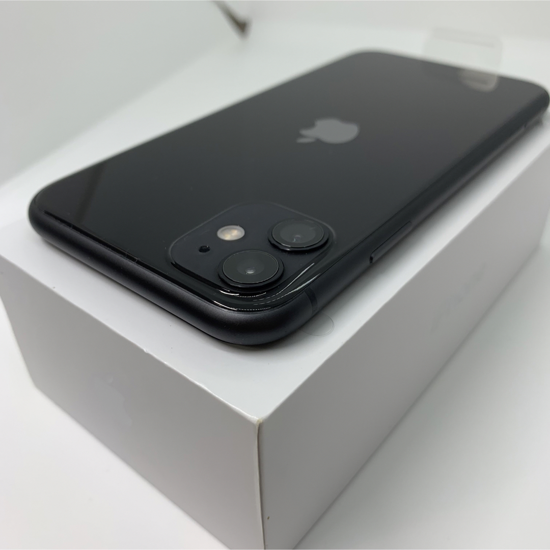 新品　iPhone 11 128 GB SIMフリー　Black 本体