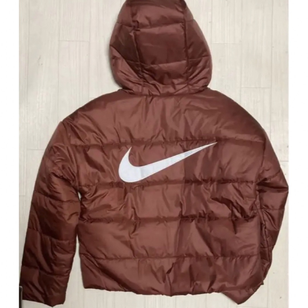 NIKE(ナイキ)の新品 NIKE ナイキ 中綿アウター ビッグスウッシュ JACKET レディースのジャケット/アウター(ダウンジャケット)の商品写真