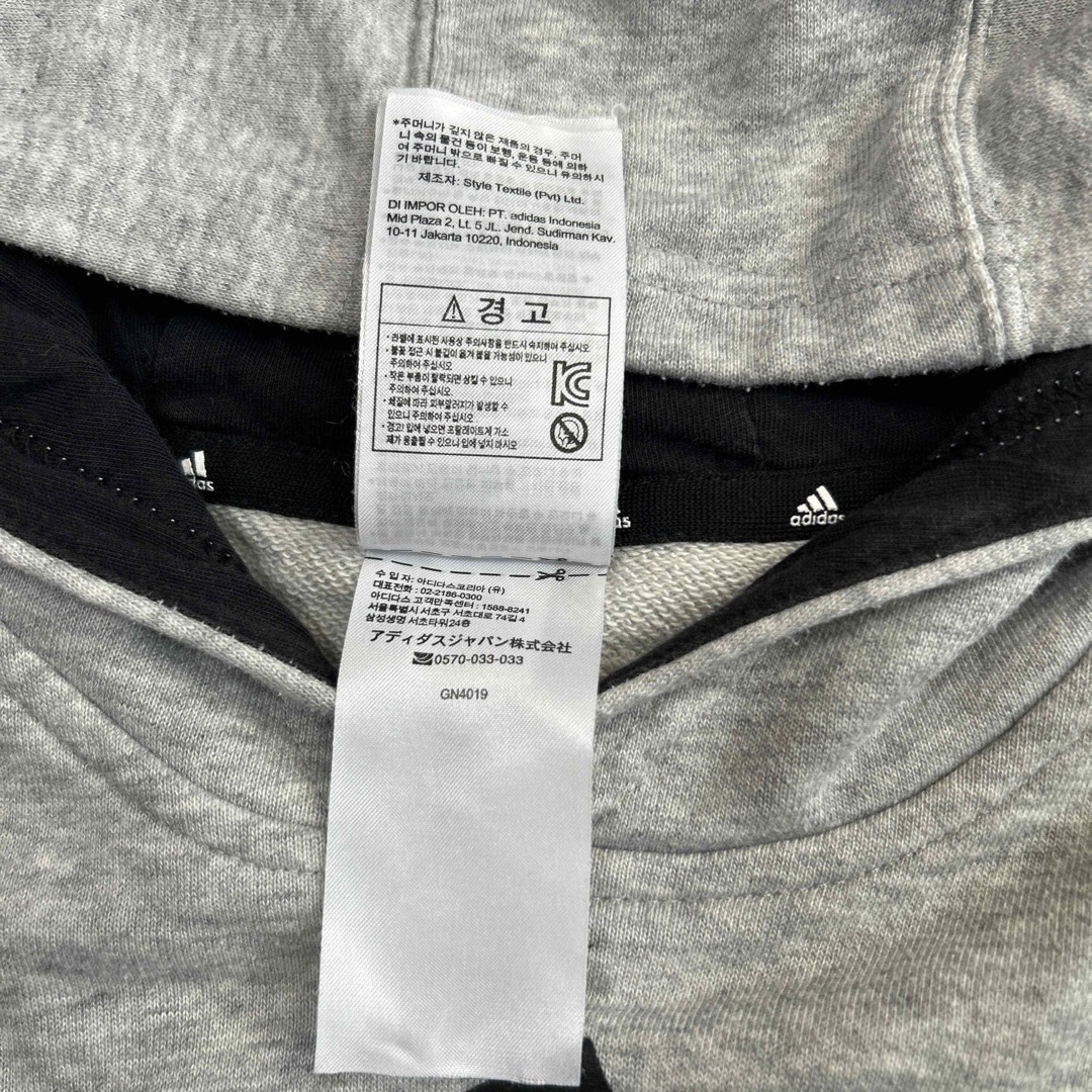 adidas(アディダス)のadidasパーカー☆130☆ キッズ/ベビー/マタニティのキッズ服男の子用(90cm~)(Tシャツ/カットソー)の商品写真