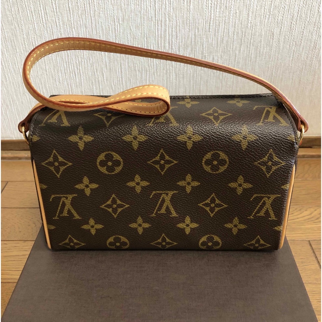 LOUISVUITTON バック　レシタル