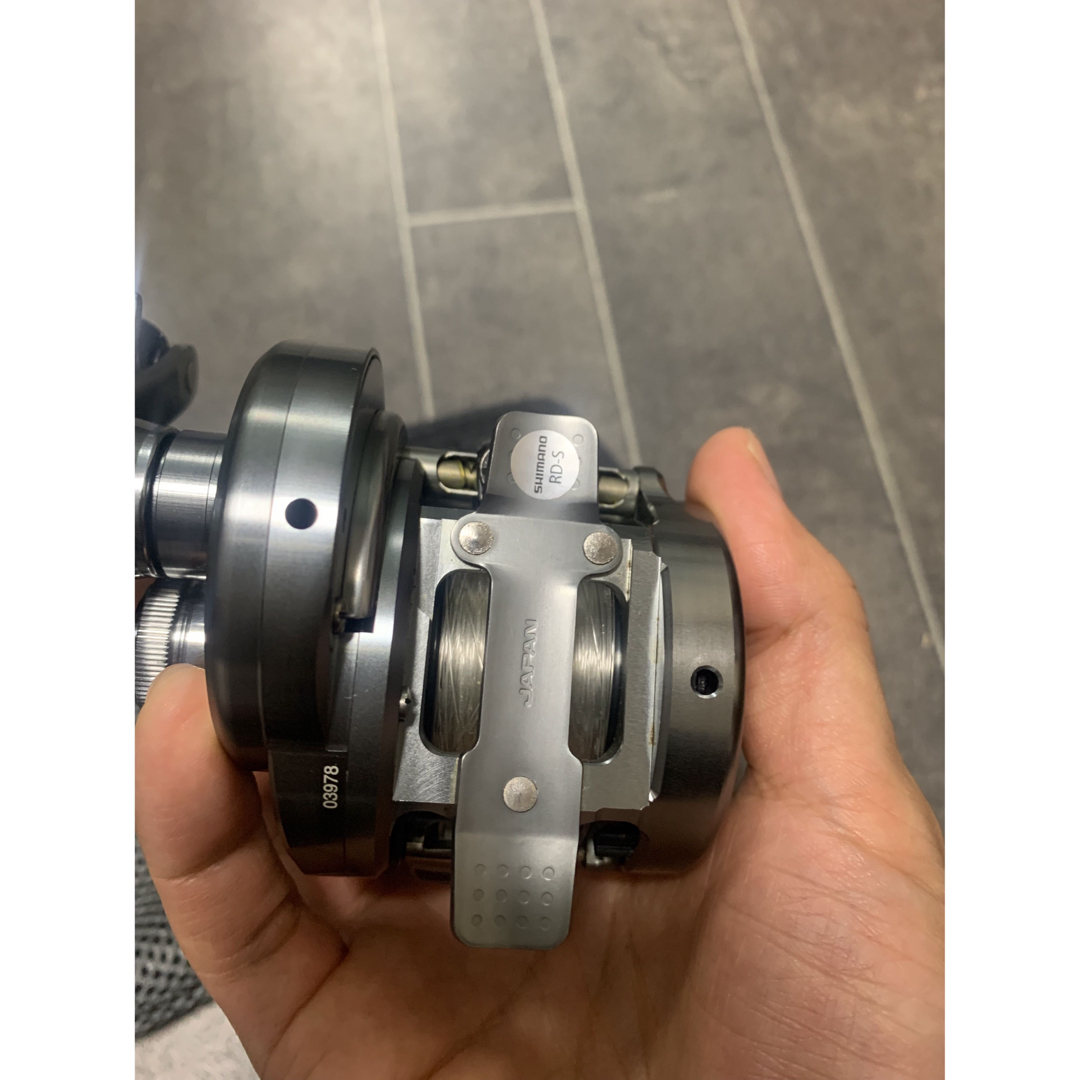 シマノ SHIMANO 19カルカッタコンクエストDC200 右巻き　極美品