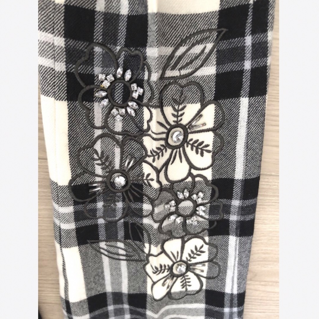 Chesty 刺繍チェックパンツ Chesty 刺繍チェックパンツ