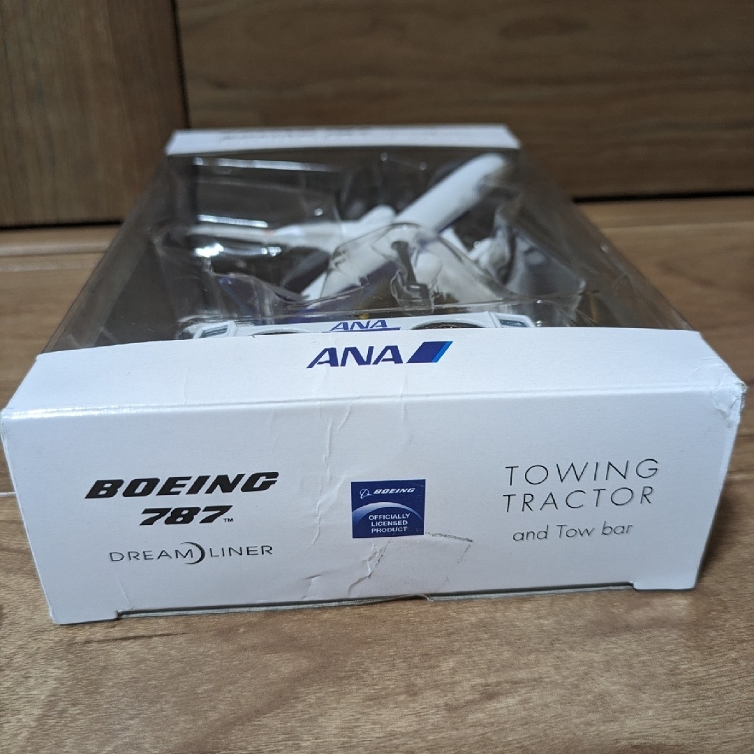 ANA(全日本空輸)(エーエヌエー(ゼンニッポンクウユ))のろぜ様専用 ANAボーイング787 ドリームライナー トーイングトラクター エンタメ/ホビーのおもちゃ/ぬいぐるみ(模型/プラモデル)の商品写真