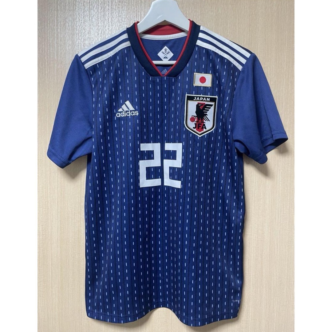 サッカー　日本代表　吉田麻也　ユニフォーム　Mサイズ エンタメ/ホビーのタレントグッズ(スポーツ選手)の商品写真