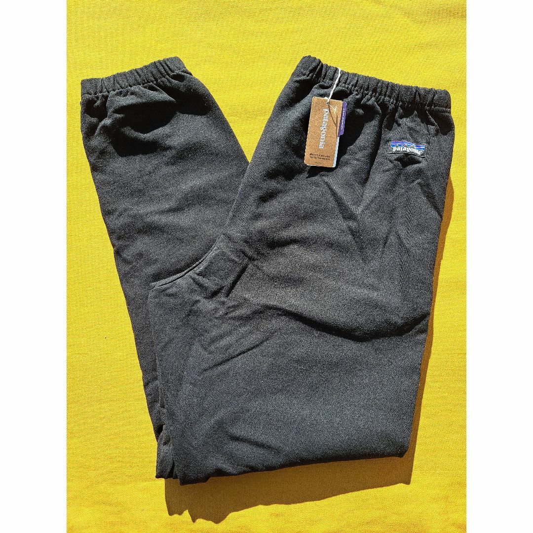 patagonia(パタゴニア)のパタゴニア P-6 Label Uprisal Sweatpants M BLK メンズのパンツ(その他)の商品写真
