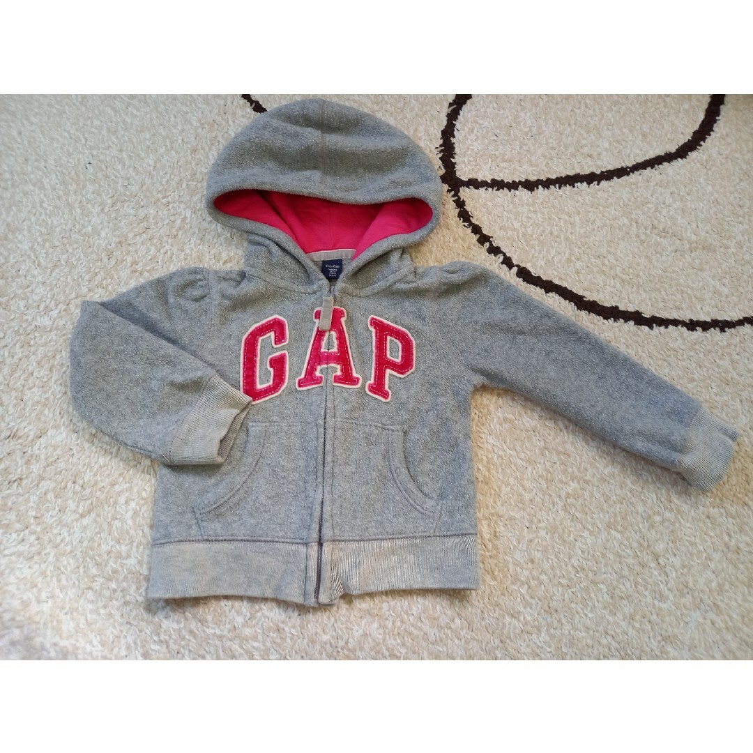 babyGAP(ベビーギャップ)のbabygap パーカー95センチ キッズ/ベビー/マタニティのキッズ服女の子用(90cm~)(ジャケット/上着)の商品写真