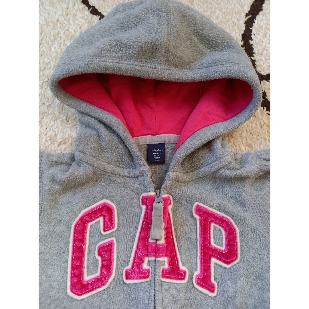 babyGAP(ベビーギャップ)のbabygap パーカー95センチ キッズ/ベビー/マタニティのキッズ服女の子用(90cm~)(ジャケット/上着)の商品写真