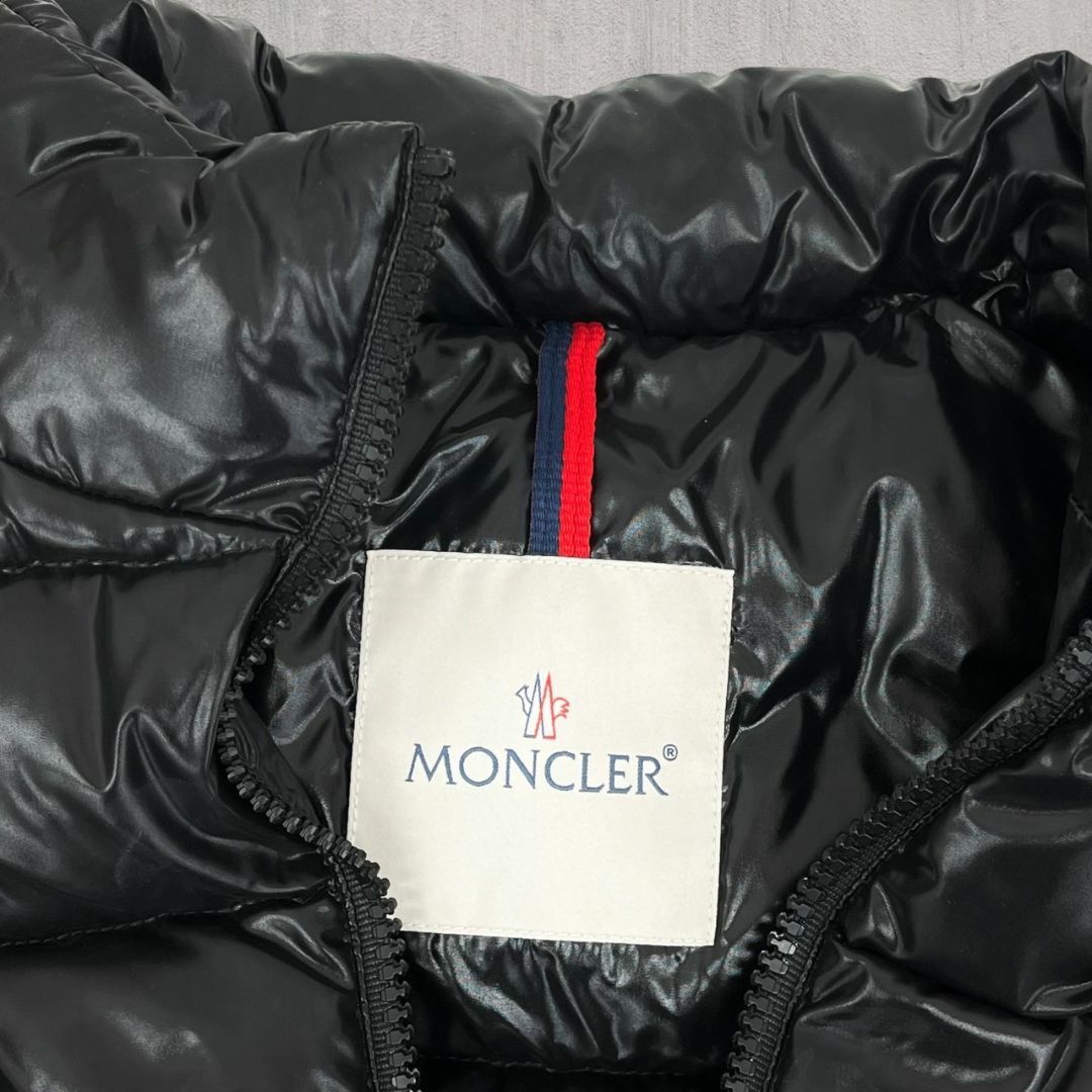 MONCLER(モンクレール)のMONCLER モンクレール GHANY GILET ダウン ベスト サイズ0 レディースのジャケット/アウター(ダウンベスト)の商品写真