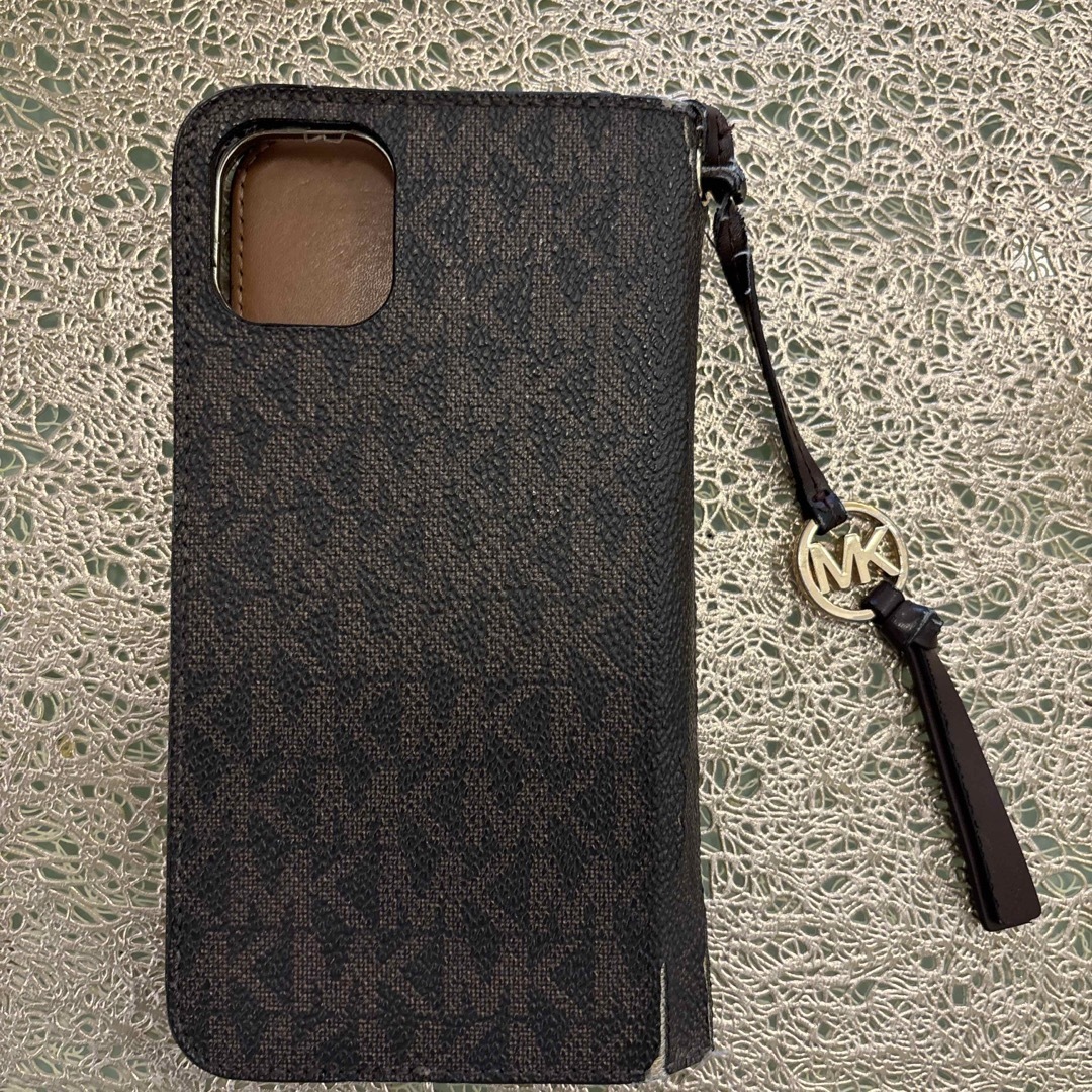 Michael Kors(マイケルコース)のiPhone11スマホケース スマホ/家電/カメラのスマホアクセサリー(iPhoneケース)の商品写真