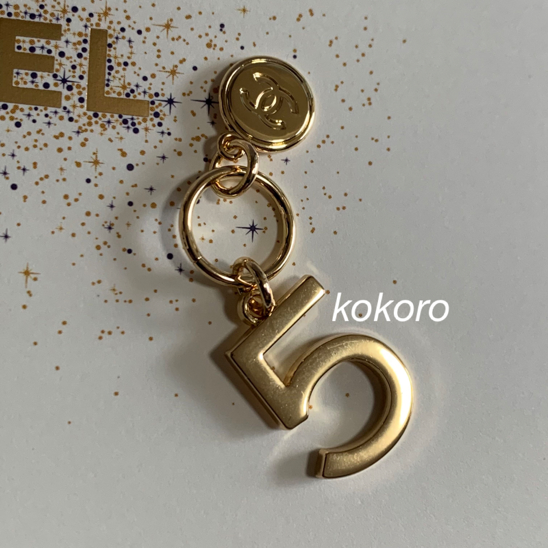 シャネル チャーム 2つセット CCココマーク 5 2023ホリデー ノベルティ シャネル チャーム 2つセット CCココマーク 5 2023ホリデー ノベルティ