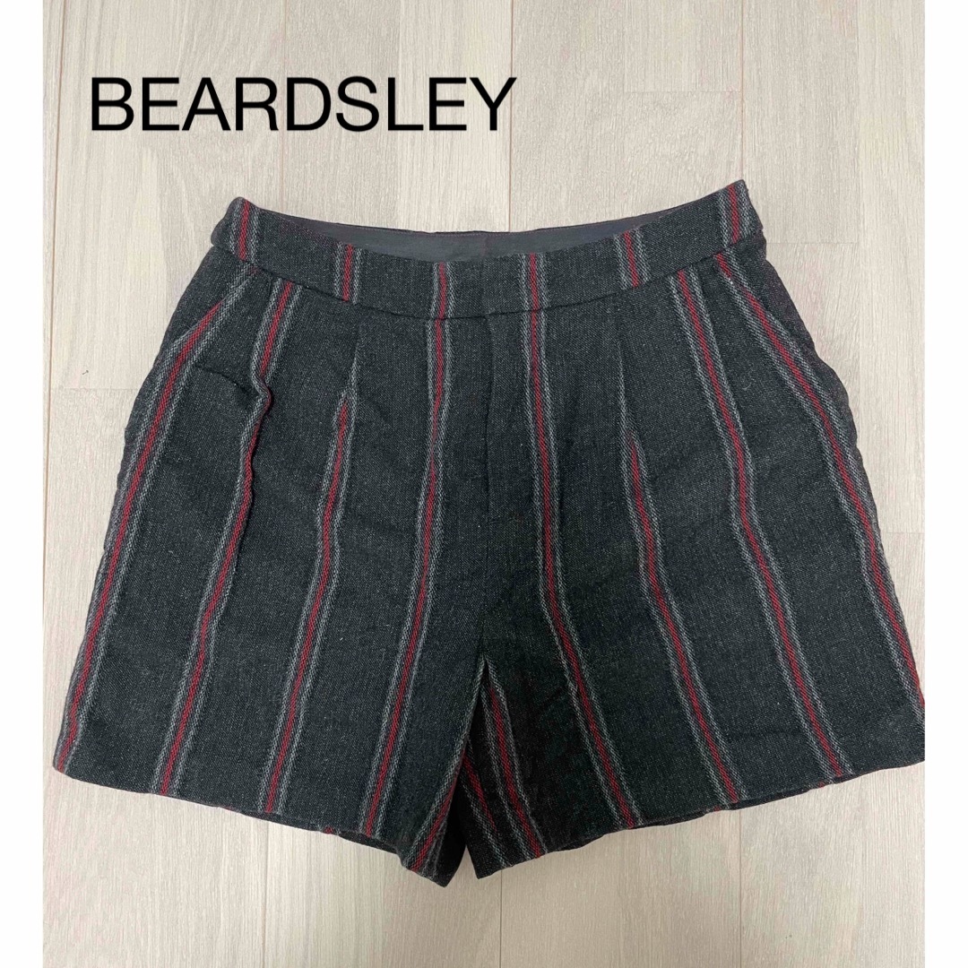 BEARDSLEY(ビアズリー)のビアズリー　BEARDSLEY ショートパンツ レディースのパンツ(ショートパンツ)の商品写真