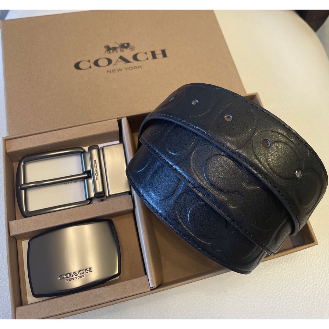 期間限定COACH3点セットシグネチャーフリーサイズリバーシブルベルト専用箱付き