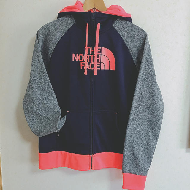 THE NORTH FACE(ザノースフェイス)の○レア○THE NORTH FACE パーカー レディースのトップス(パーカー)の商品写真