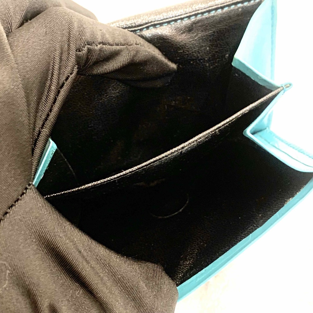 Yves Saint Laurent(イヴサンローラン)のイヴサンローラン 三つ折り財布 ✨希少✨ ロゴ型押し ターコイズブルー レディースのファッション小物(財布)の商品写真