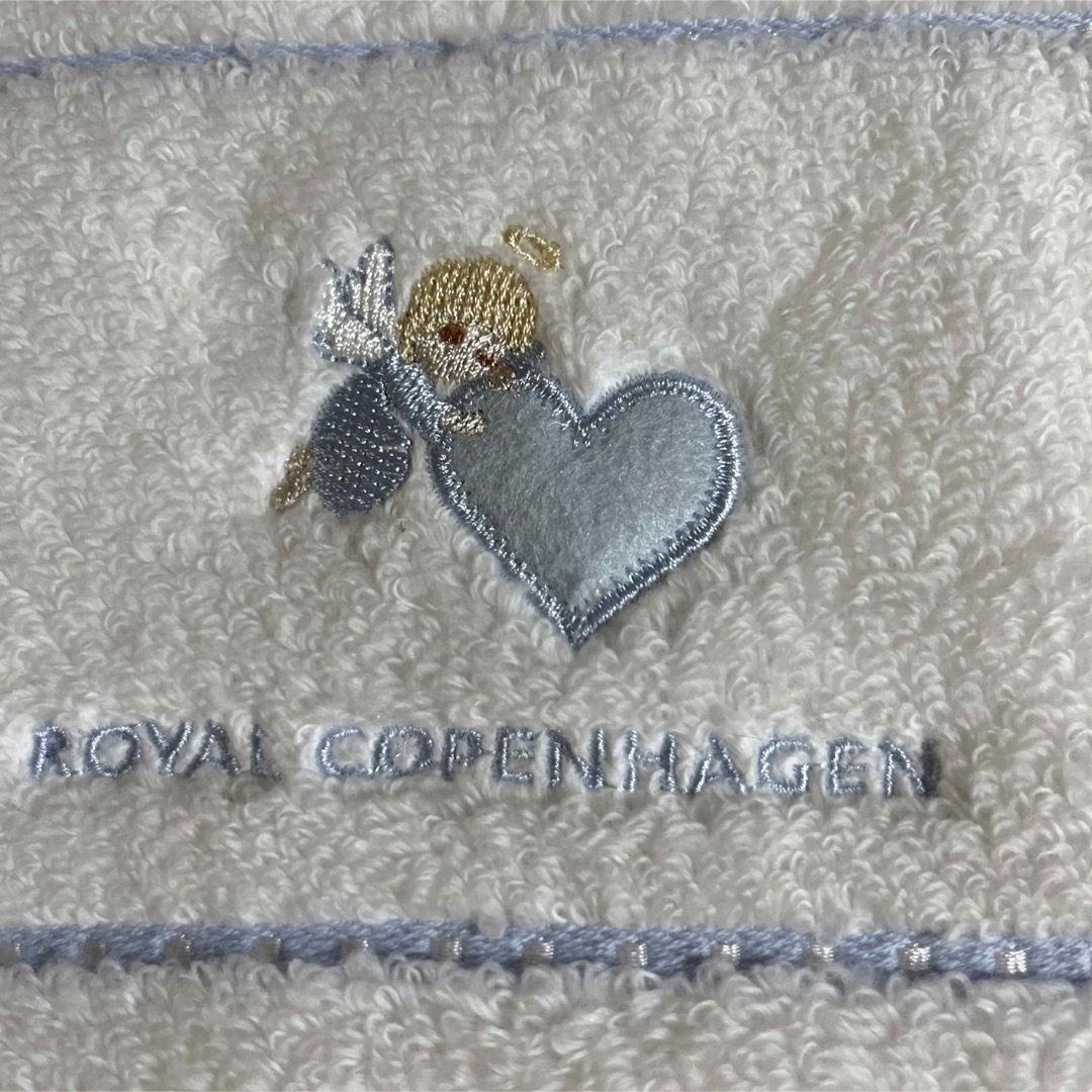 ROYAL COPENHAGEN(ロイヤルコペンハーゲン)のタグカット品　ロイヤルコペンハーゲンフェイスタオルハート天sa インテリア/住まい/日用品の日用品/生活雑貨/旅行(タオル/バス用品)の商品写真