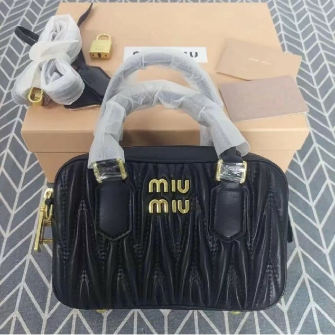 miumiu - 人気MIU MIU ✦ミュウミュウボウリングバッグ ハンドバッグ