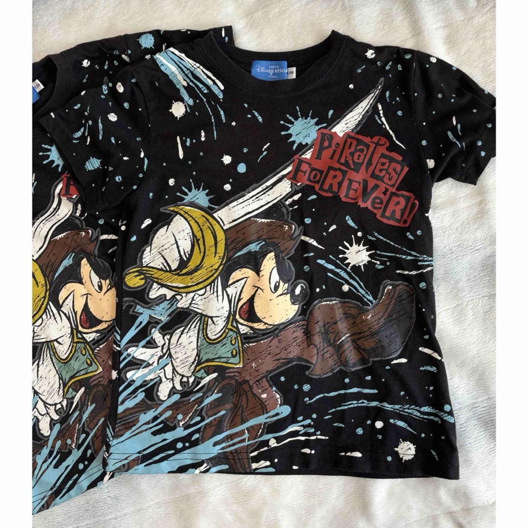 Disney(ディズニー)のディズニーリゾート限定Tシャツ　2枚セット キッズ/ベビー/マタニティのキッズ服男の子用(90cm~)(Tシャツ/カットソー)の商品写真