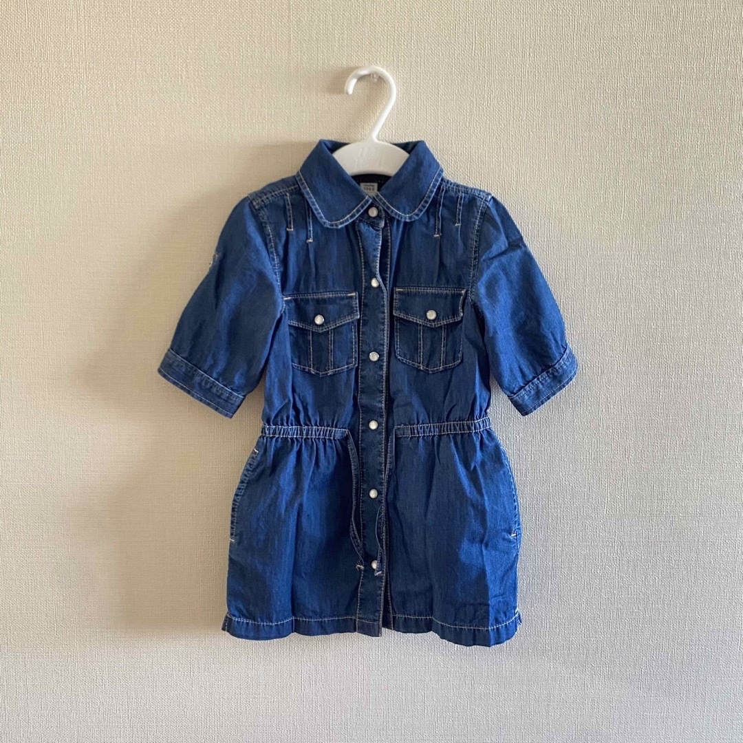 babyGAP(ベビーギャップ)のBaby GAP デニムワンピース　デニムシャツ キッズ/ベビー/マタニティのキッズ服女の子用(90cm~)(ワンピース)の商品写真