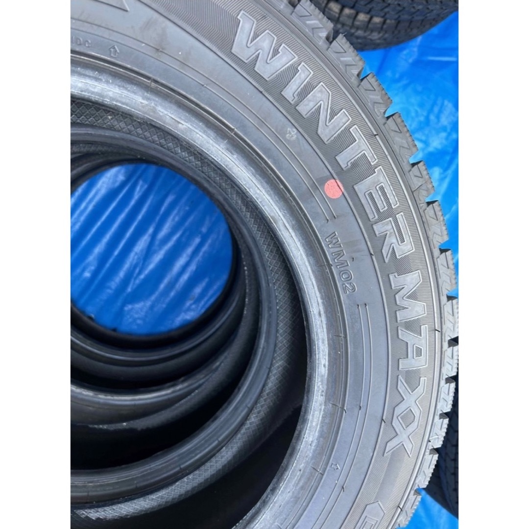 DUNLOP(ダンロップ)のHALU様専用　DUNLOP 185/65R15 23年製　スタッドレスタイヤ 自動車/バイクの自動車(タイヤ)の商品写真