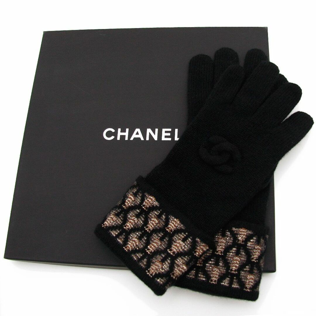 CHANEL(シャネル)のほぼ未使用 シャネル CHANEL 手袋 カシミヤ ブラック 黒 ラメ ココマーク グローブ ブランド レディース タグ付き レディースのファッション小物(手袋)の商品写真