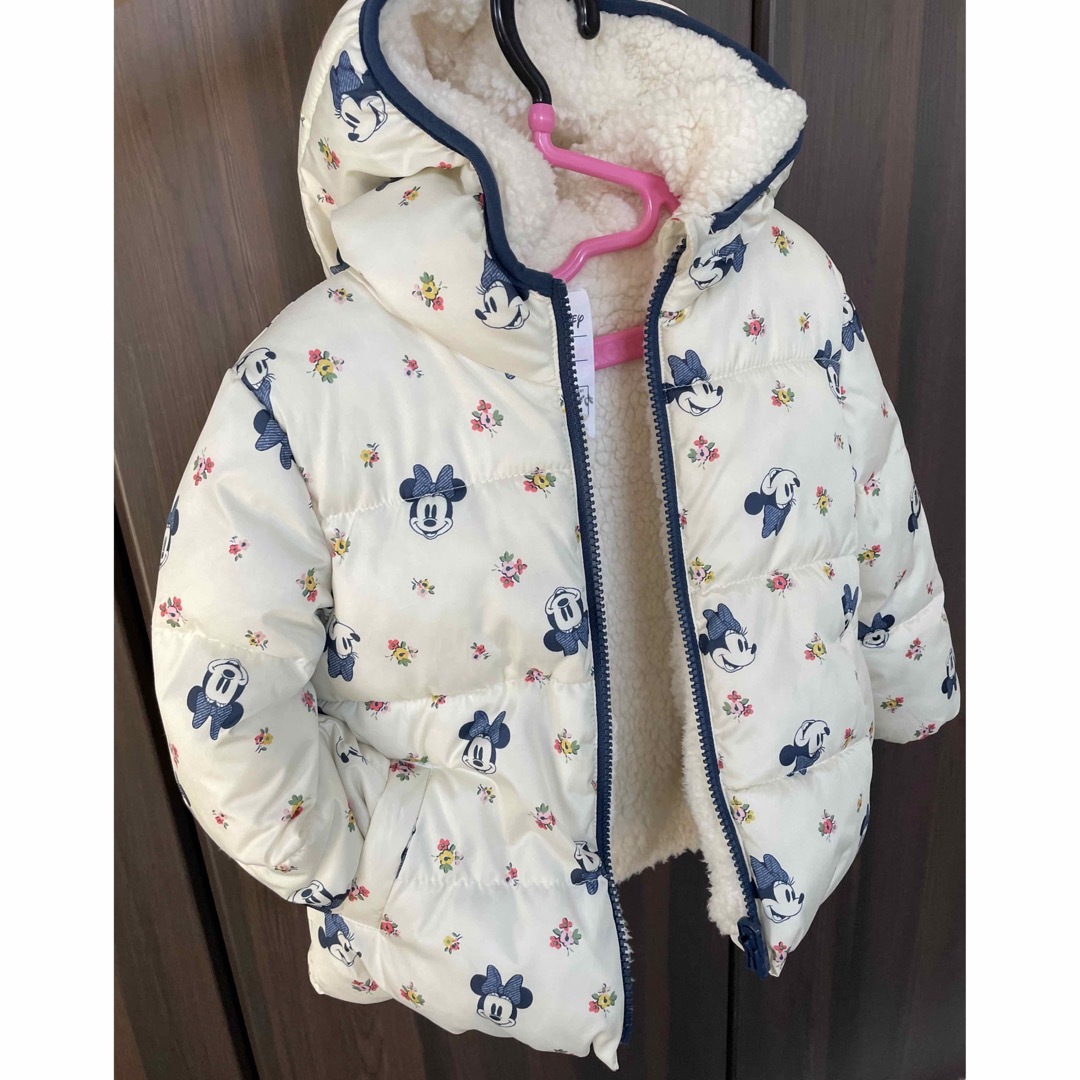 GAP(ギャップ)のGAP ミニー ダウン ディズニー　アウター　90cm 95cm 100cm キッズ/ベビー/マタニティのキッズ服女の子用(90cm~)(ジャケット/上着)の商品写真