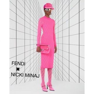 フェンディ(FENDI)のFENDI✖︎ NICKI MINAJ フェンディ　ニッキー　コラボ！美品！(ロングワンピース/マキシワンピース)